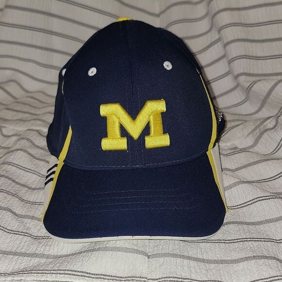 ☆ University Of Michigan Adidas FlexFit Embroidered Baseball Cap Hat Sz Youth ☆ - Picture 1 of 12